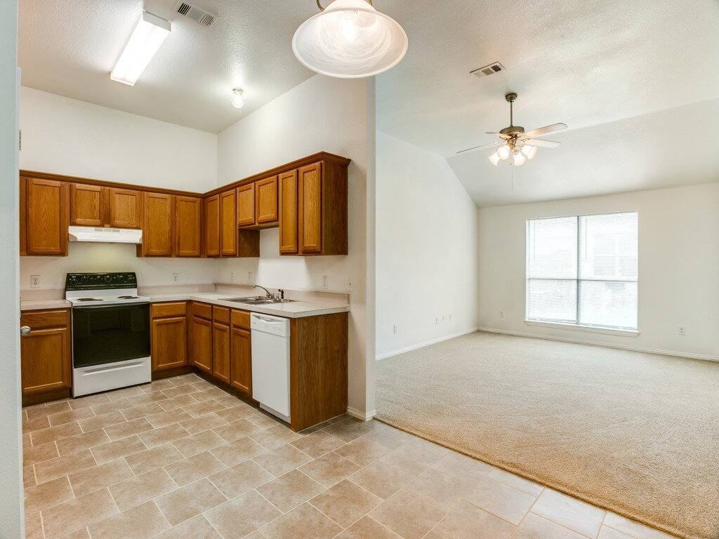 11911 Clovite Ct - Photo 7 of 12