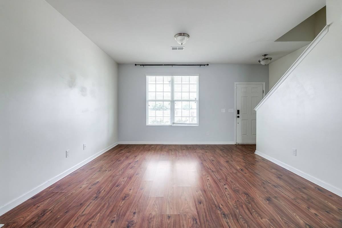 403 Lions Den Dr - Photo 5 of 10