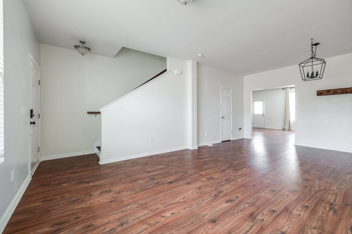 403 Lions Den Dr - Photo 7 of 10
