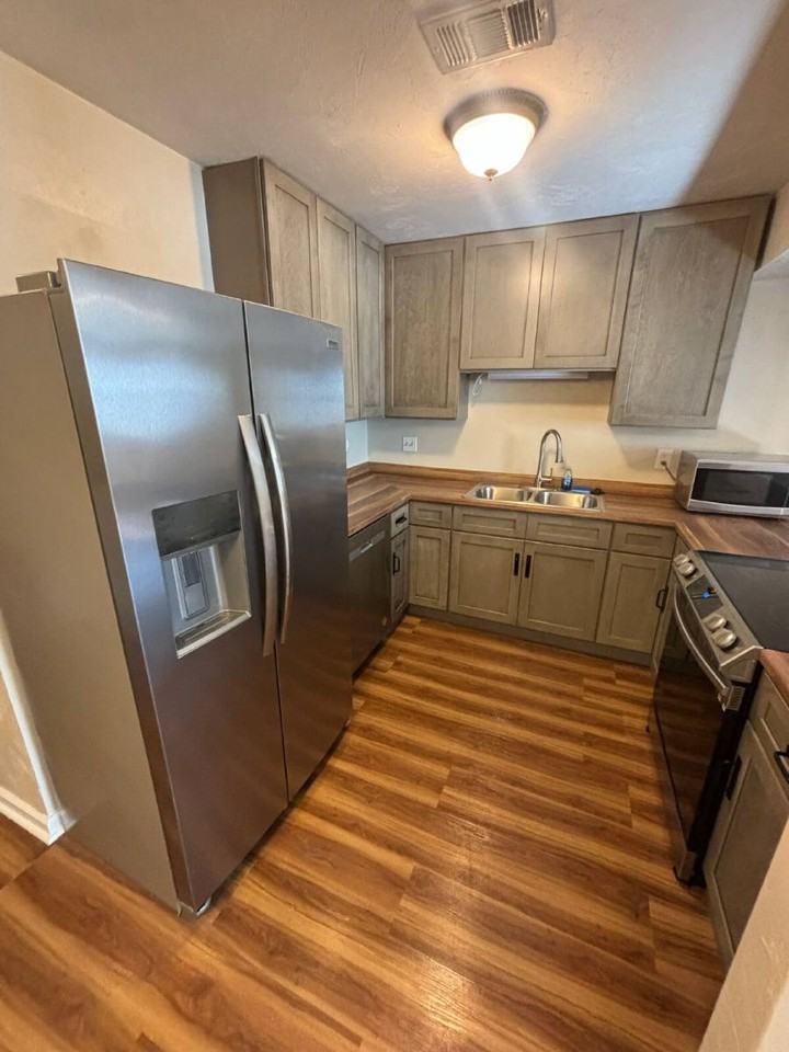 1816 Jackson Bluff Rd #C - Photo 4 of 10