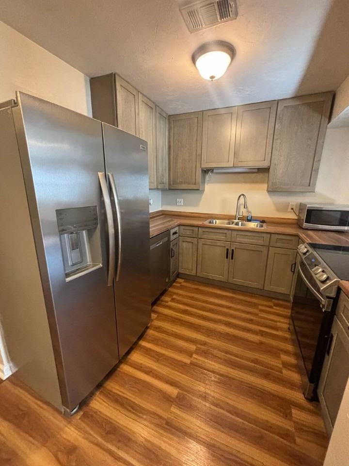 1816 Jackson Bluff Rd #C - Photo 6 of 10