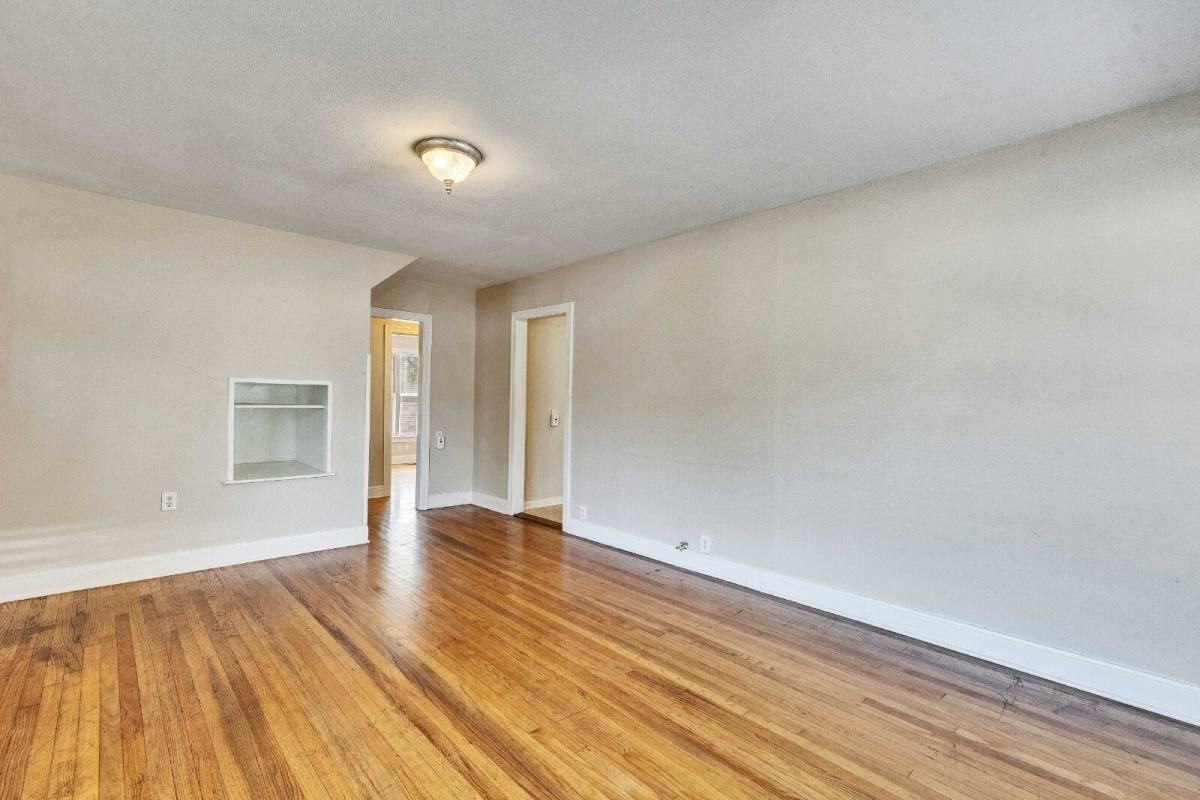 3810 Brookview Rd - Photo 5 of 20