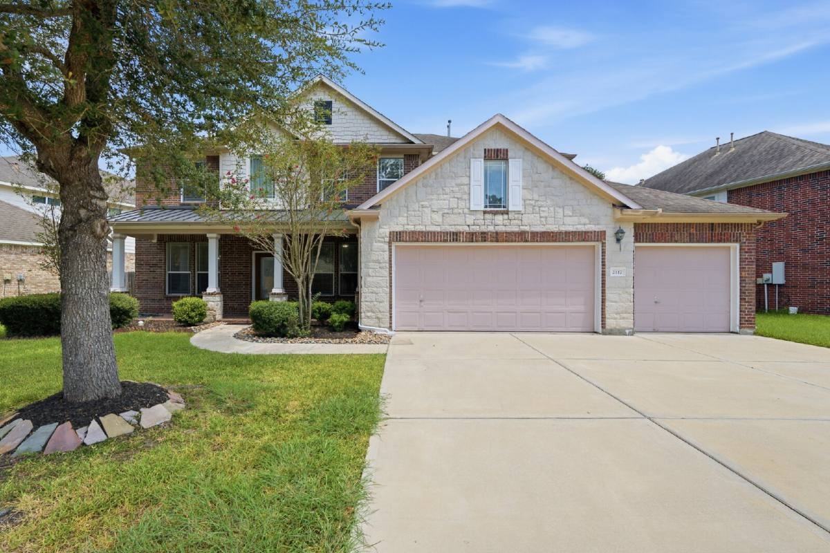 2117 Rushing Spring Dr - Photo 2 of 20