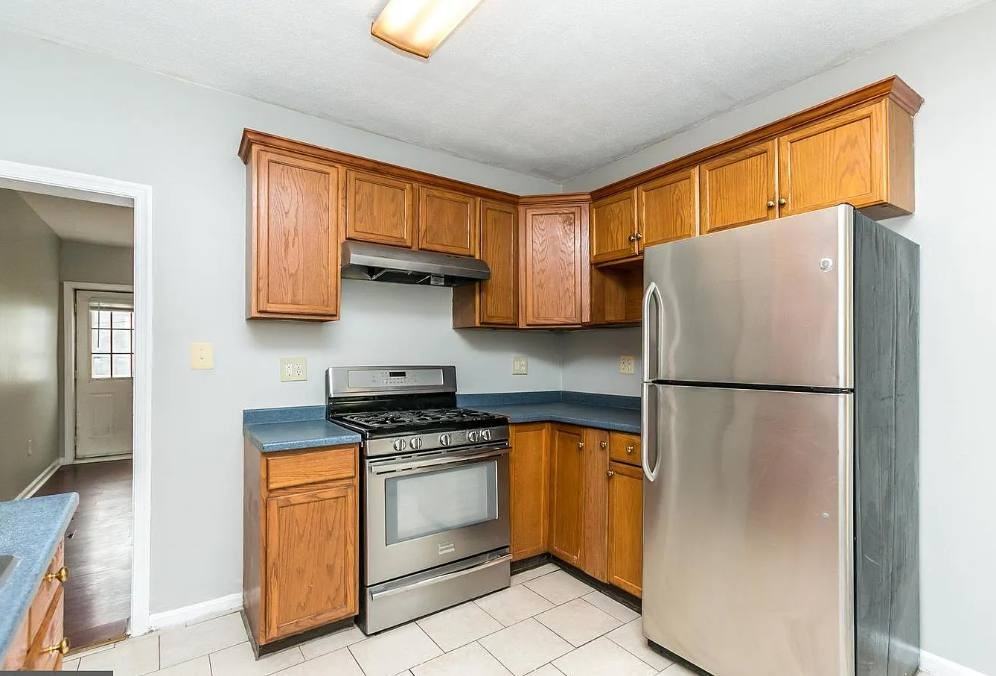 421 Fawcett St - Photo 4 of 18