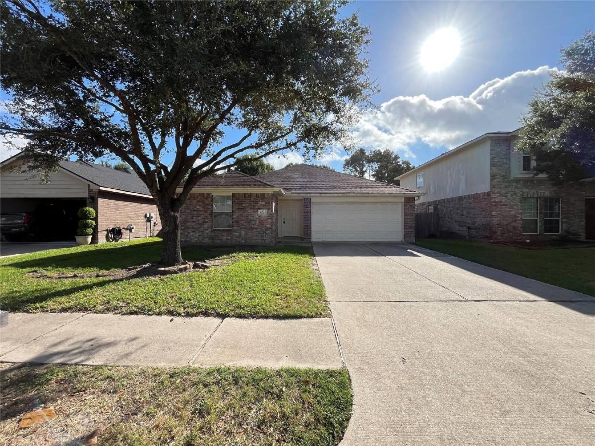 29022 Fox Fountain Ln - Photo 3 of 13