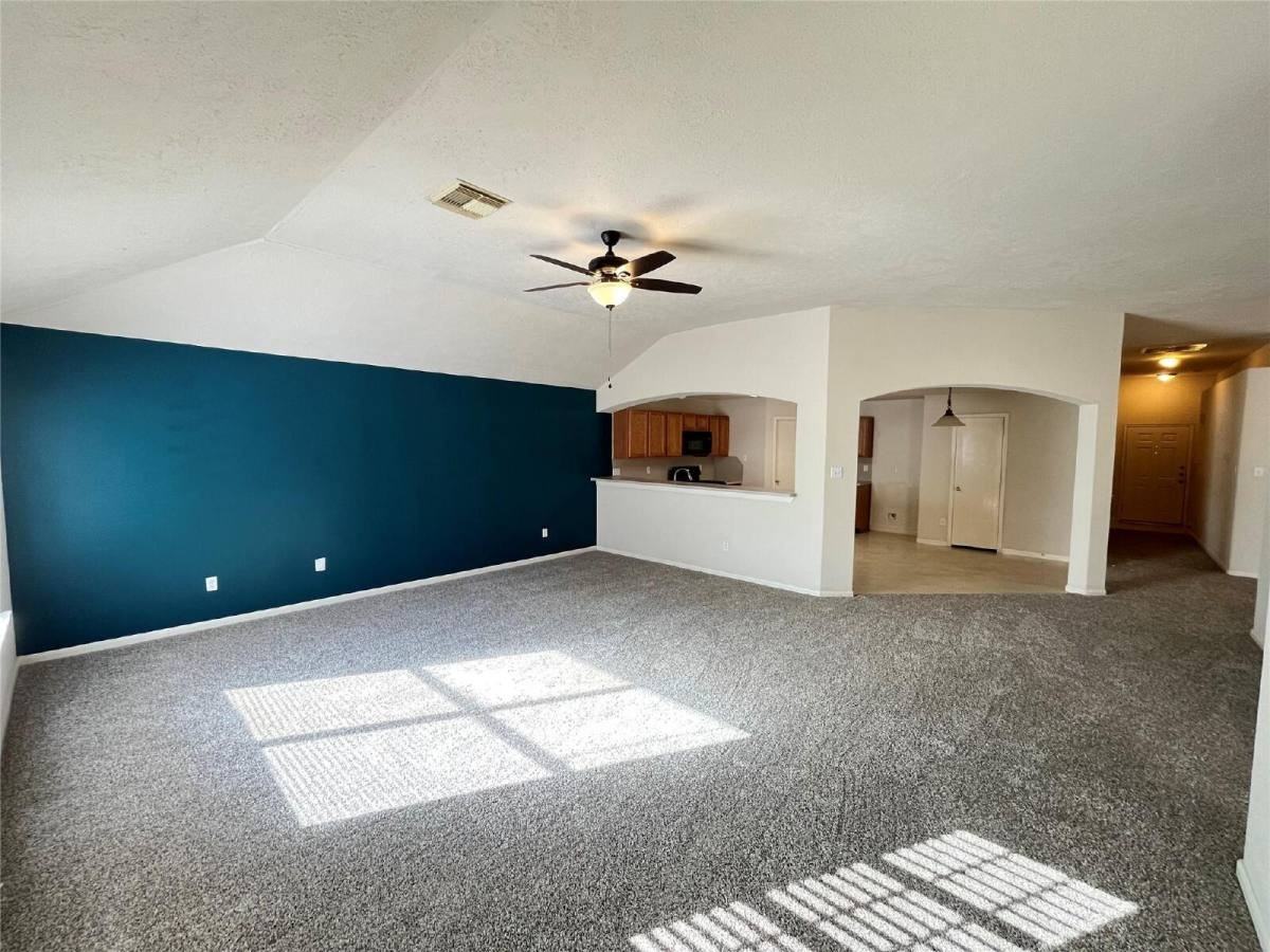 29022 Fox Fountain Ln - Photo 5 of 13