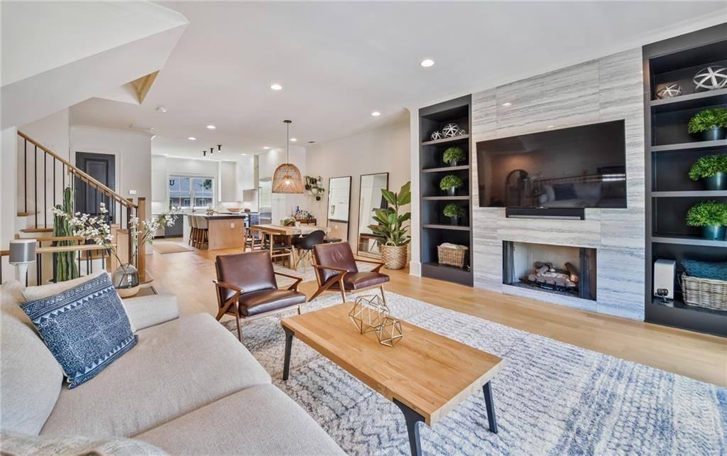 3667 Peachtree Rd Ne - Photo 2 of 10