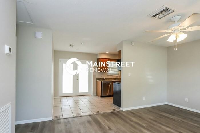 8828 Robin Rd - Photo 3 of 16