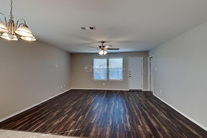 1700 Gayla Creek Dr - Photo 4 of 21