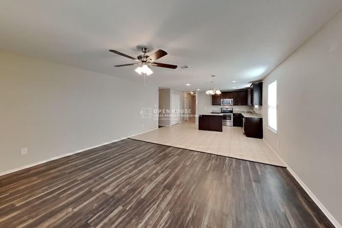 1700 Gayla Creek Dr - Photo 5 of 21
