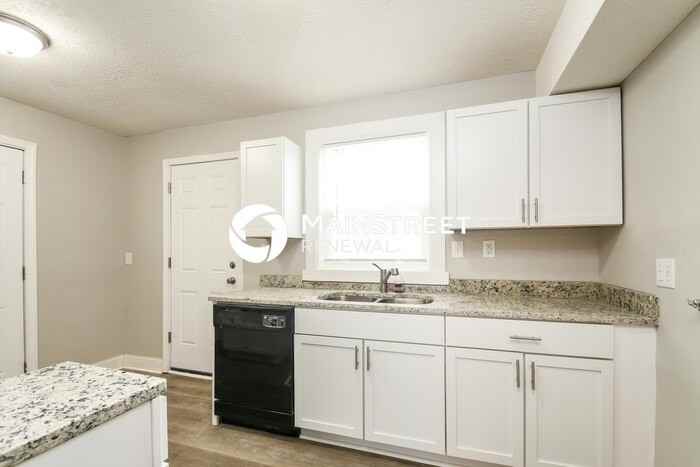 4917 Barlow Dr - Photo 7 of 16
