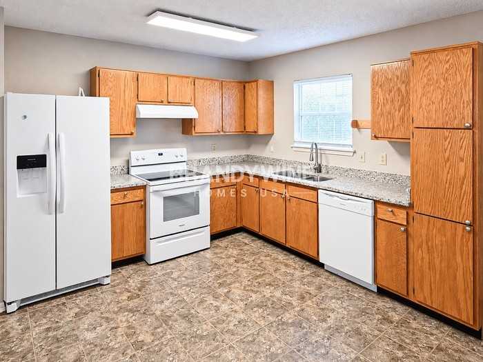 18057 Sanibel Cir - Photo 6 of 19