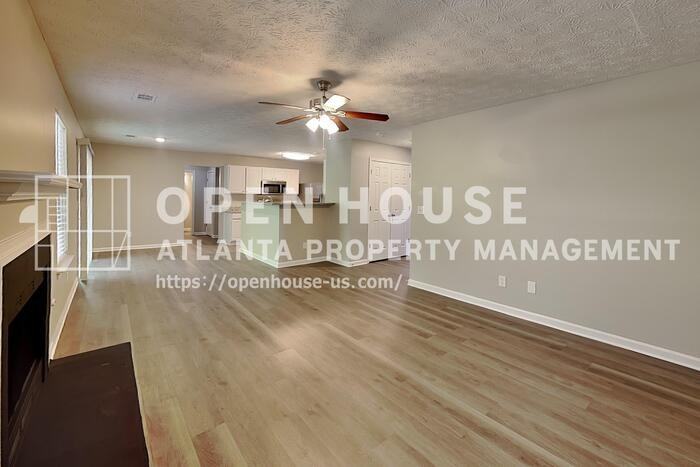 111 Crestbend Ln - Photo 4 of 23
