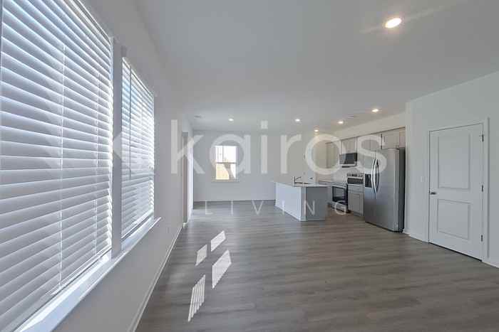 103 Oak Gln - Photo 4 of 26