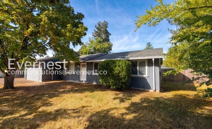 2259 Ne Thomas St - Photo 2 of 25