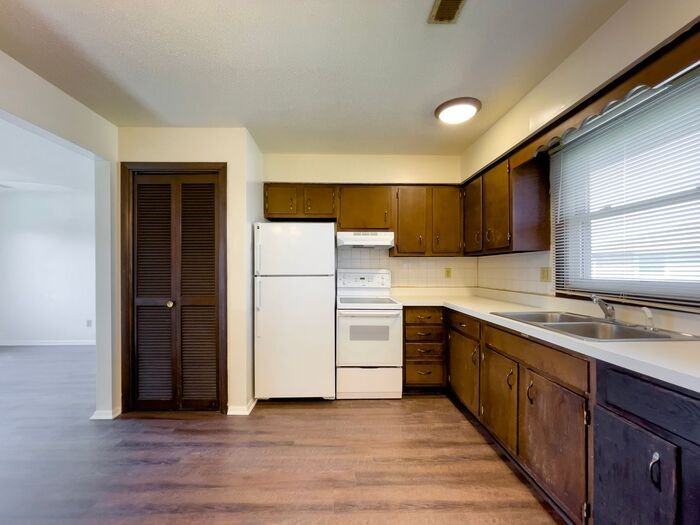 2305 S Marsh Ave #2D - Photo 5 of 15