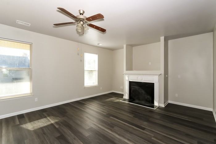 332 Congling Cir - Photo 4 of 12