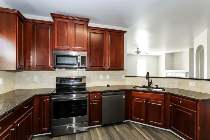 332 Congling Cir - Photo 6 of 12