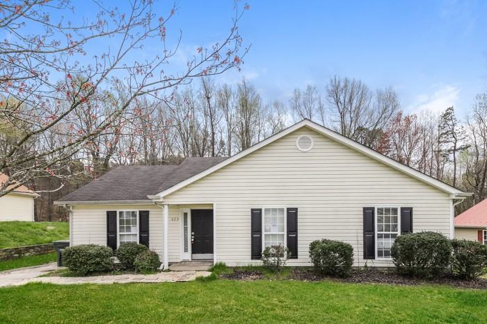 823 Valley Oak Dr