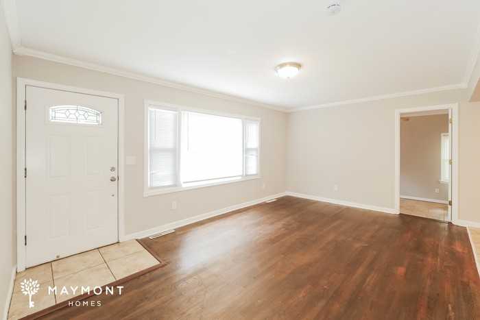 10509 E 65th Ter - Photo 4 of 12