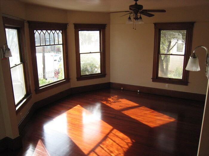 2552 A St - Photo 4 of 21