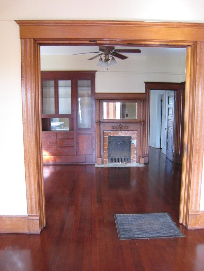 2552 A St - Photo 7 of 21