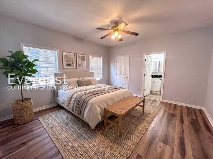 61 Weyman Ave Sw #1 - Photo 2 of 18