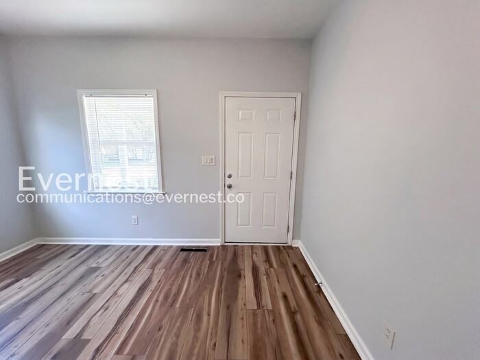 61 Weyman Ave Sw #1 - Photo 5 of 18