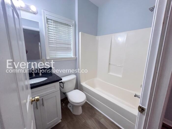 61 Weyman Ave Sw #1 - Photo 6 of 18