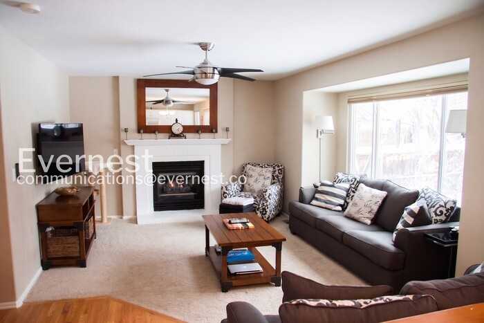 8907 Miners Dr - Photo 2 of 20