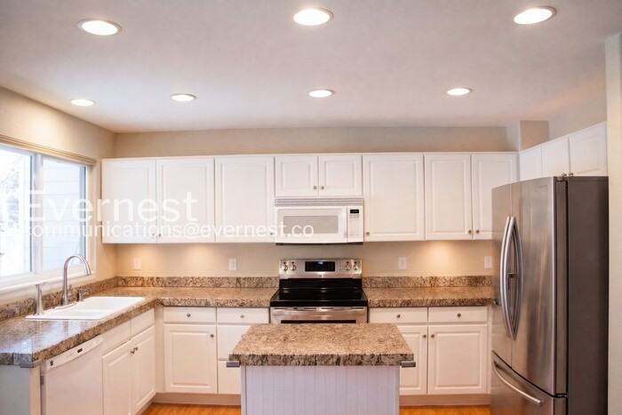8907 Miners Dr - Photo 5 of 20
