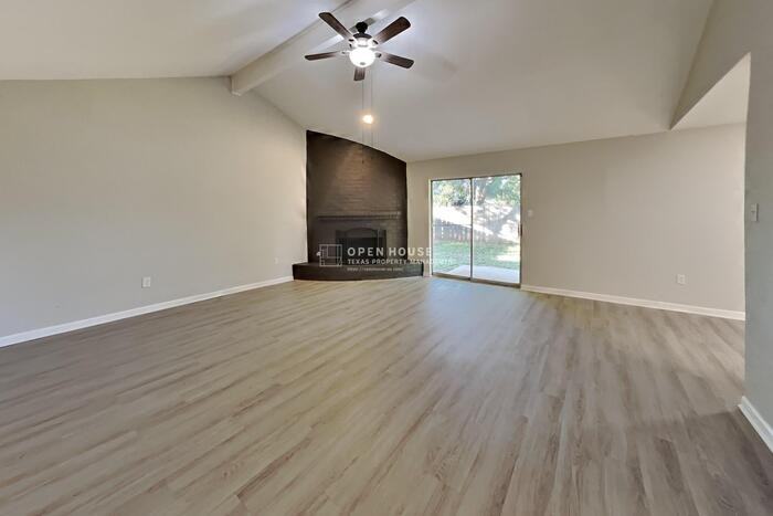 4301 Middlebrook Dr - Photo 4 of 20