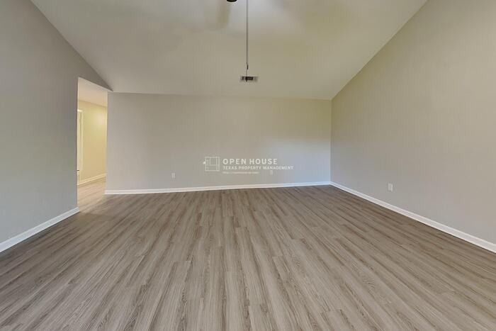 4301 Middlebrook Dr - Photo 5 of 20