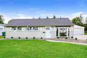 featured image of 2014 Edgewood Dr