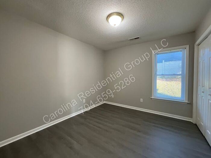 135 Braeburn Dr - Photo 7 of 16