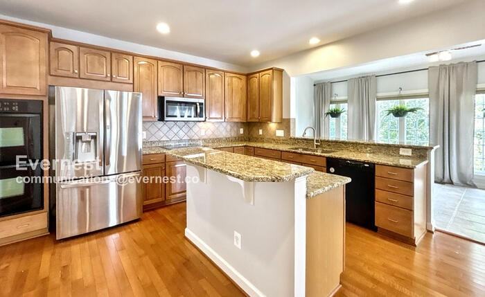 1013 Dorthea Ct - Photo 3 of 50
