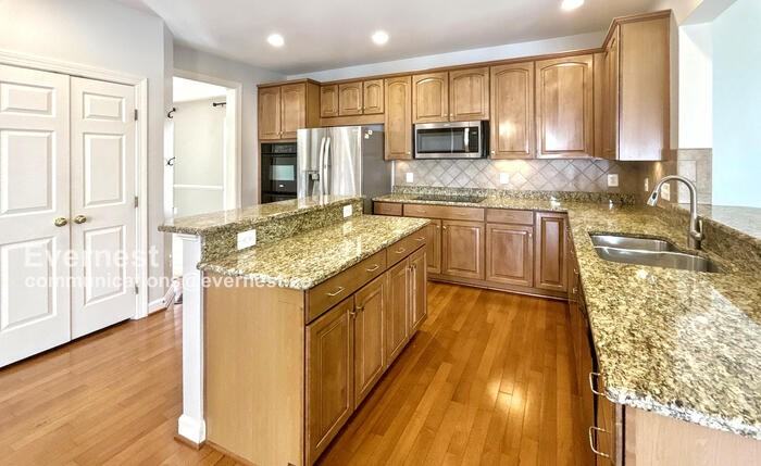 1013 Dorthea Ct - Photo 4 of 50