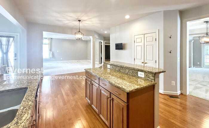1013 Dorthea Ct - Photo 5 of 50