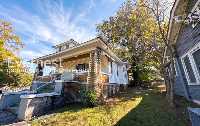 4005 40th Ave N - Photo 2 of 19