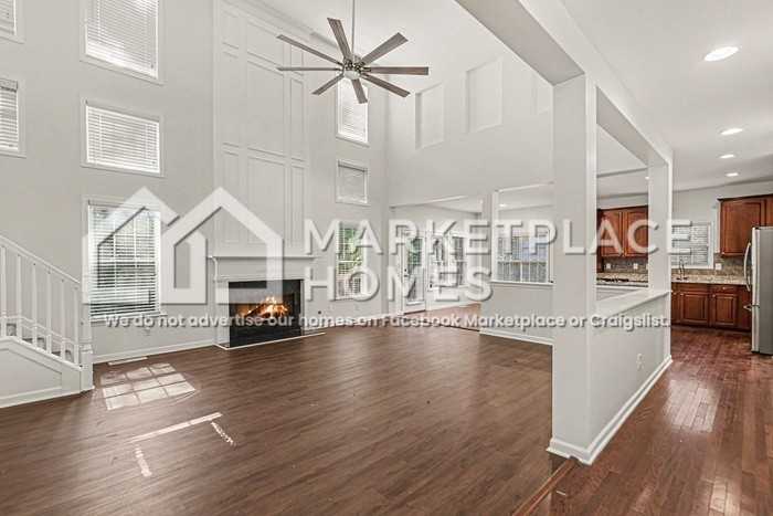 7618 Waterlace Dr - Photo 5 of 33