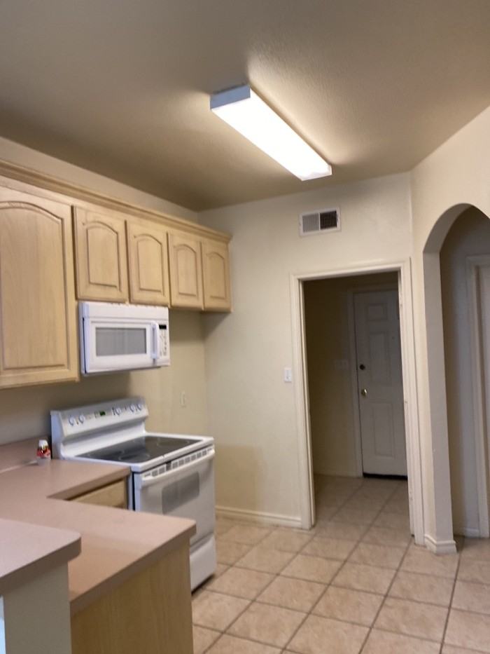 4012 Cottage Park Ct - Photo 5 of 16
