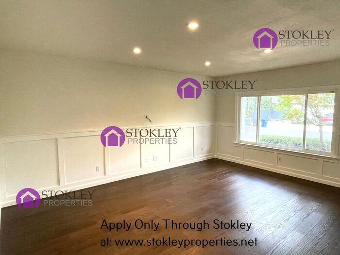 4782 Anglewood Ct - Photo 6 of 24