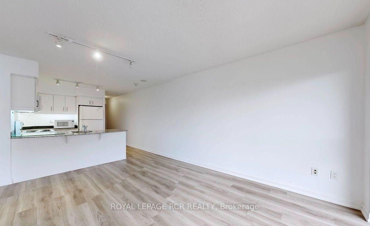 33 Sheppard Avenue East #901 - Photo 6 of 22