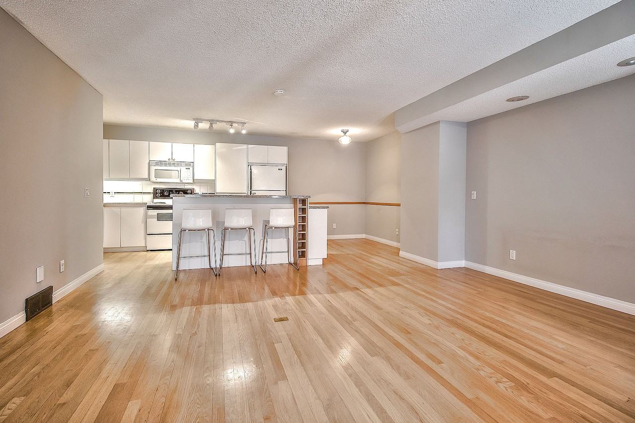 107 9 St Nw - Photo 3 of 43