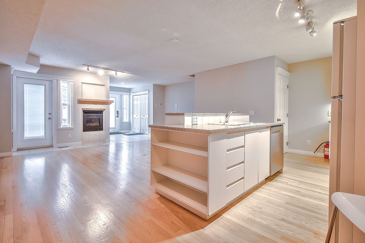 107 9 St Nw - Photo 4 of 43