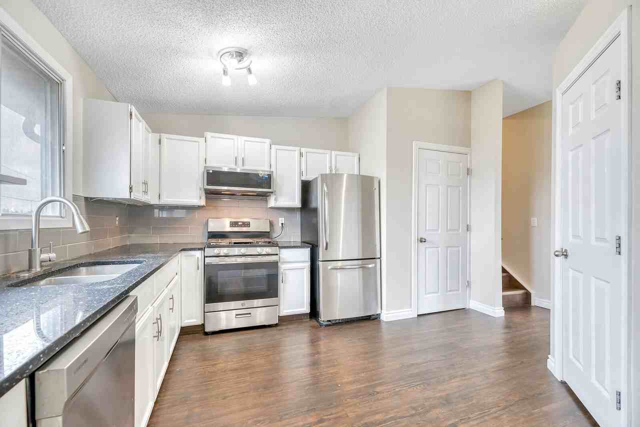 64 Castledale Cres Ne - Photo 3 of 15