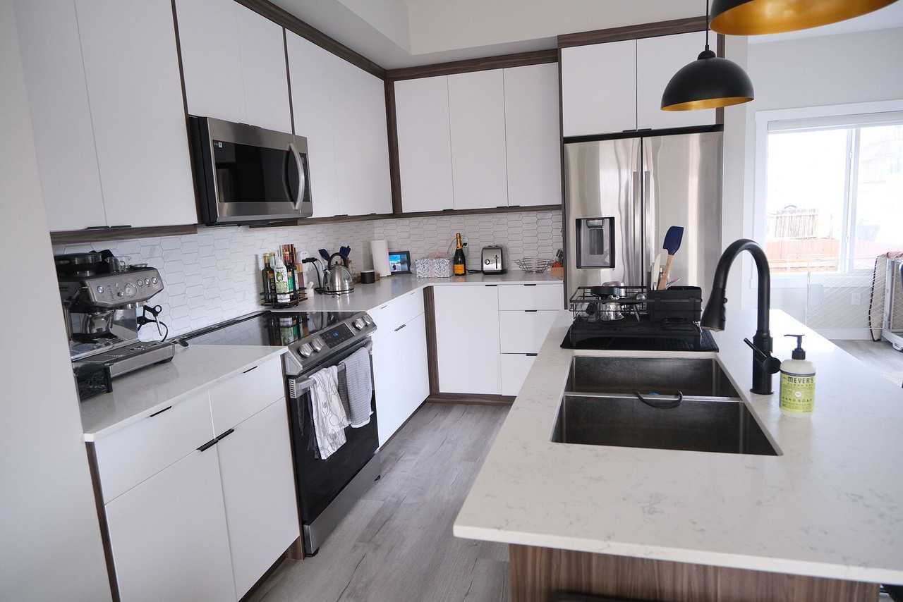 3513 64 St Nw - Photo 3 of 16