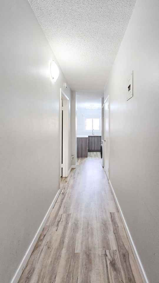 314 21 Ave Sw - Photo 4 of 20