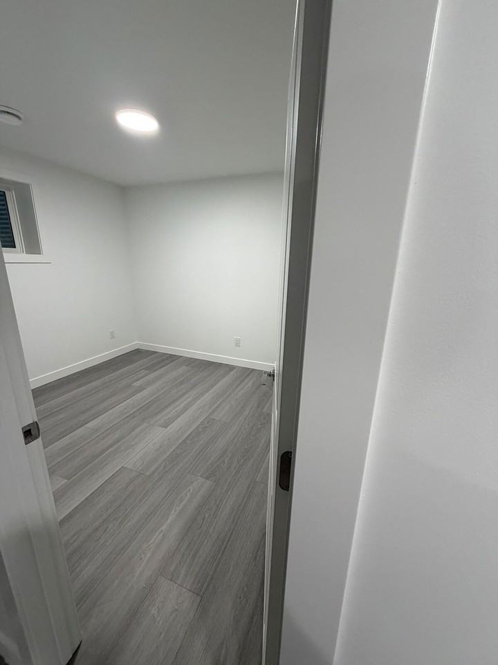 4003 208 St Nw - Photo 2 of 7