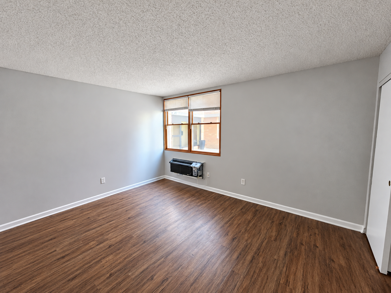 22 W 25th St #3A - Photo 4 of 5